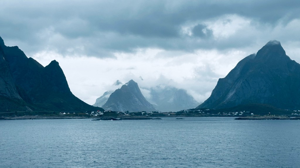Svalbard Express, Day 5, Reine (Lofoten Islands), 100924